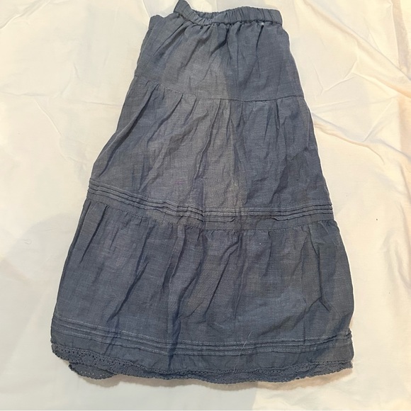 A cute blue frilly skirt - Picture 6 of 7